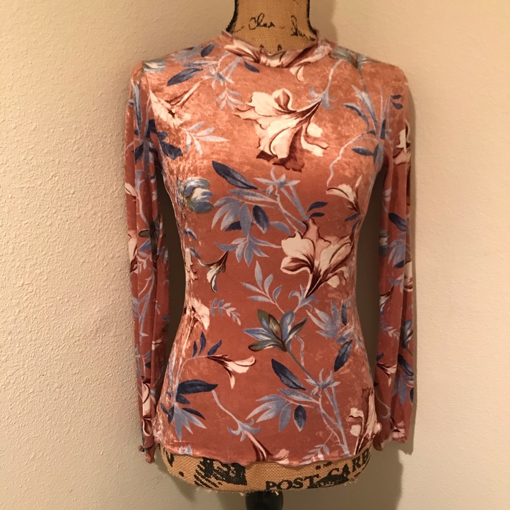 Day G Floral Long Sleeve Velvety Soft Stretch Blouse-S